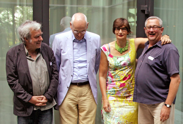 Rudy Vanschoonbeek (rechts) naast de andere sprekers. Stijn Van Rossem ontbreekt op de foto.